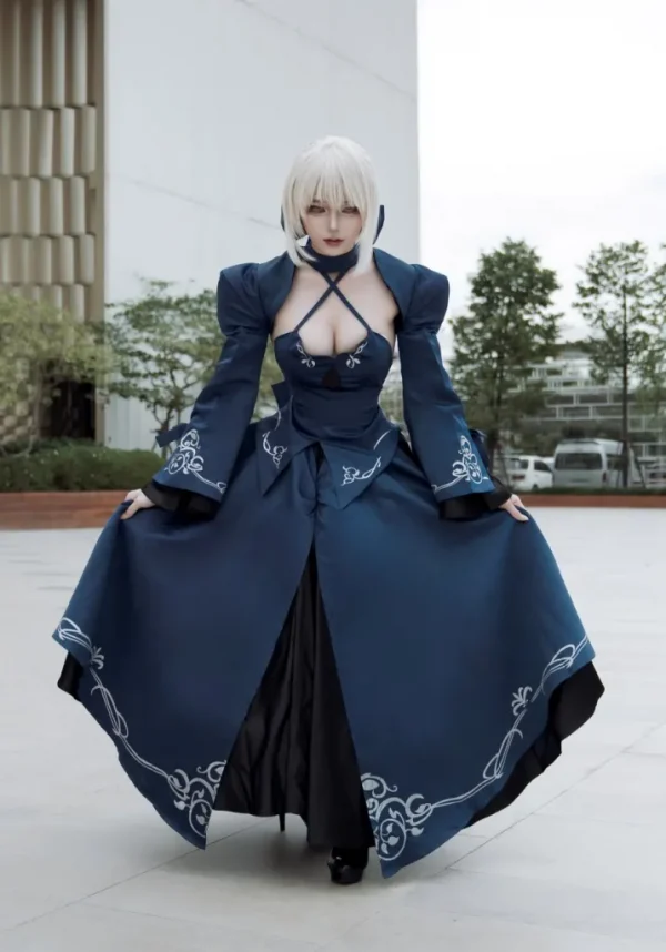 高贵与性感并存：泰国coser Ahri完美演绎FGO阿尔托莉雅