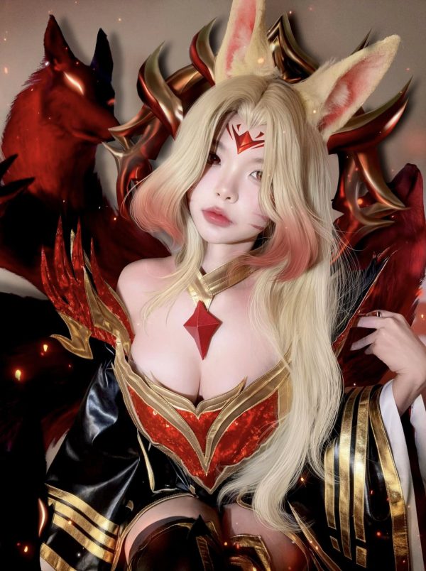 从游戏到现实：Coser Elle Nchr完美还原阿狸的妖媚与神秘