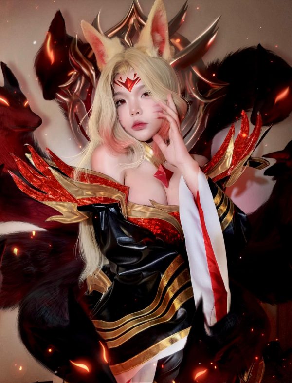 从游戏到现实：Coser Elle Nchr完美还原阿狸的妖媚与神秘