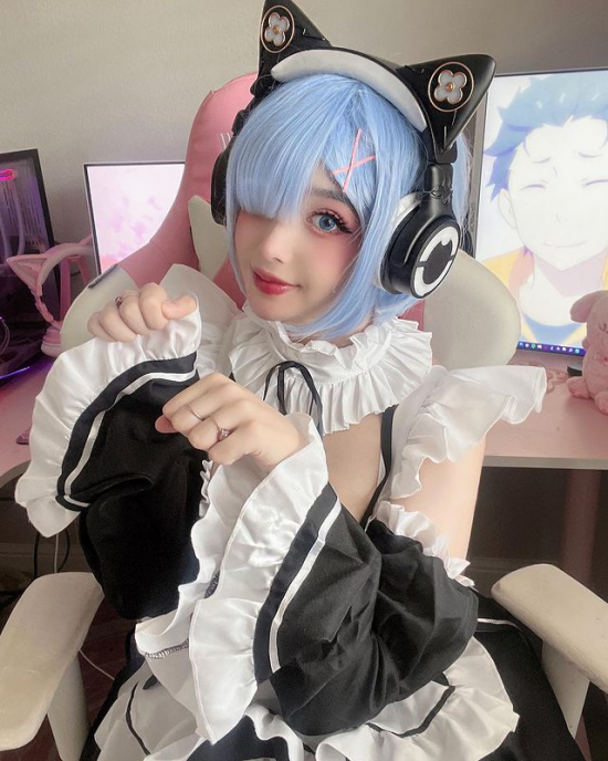 土耳其Suaki完美cos简·杜，性感炸弹撩动绝区零粉丝的心弦