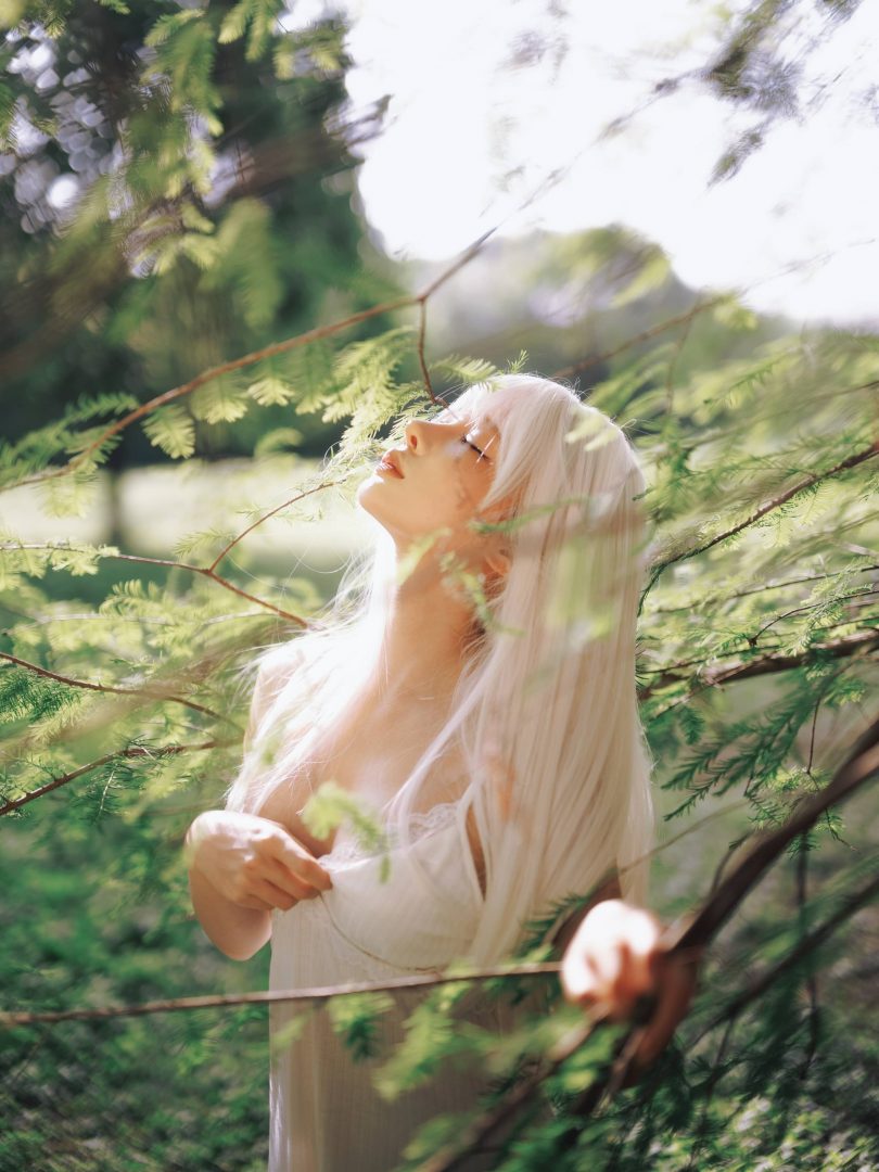 蠢沫沫cos白发女孩|蠢沫沫_ 2024年会员·白发女孩cos作品[16P-404MB]