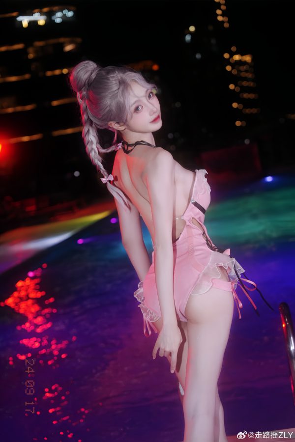 性感女神回归:走路摇ZLY性感演绎二次元幻想撩动心弦 性感女神回归:走路摇ZLY性感演绎二次元幻想撩动心弦