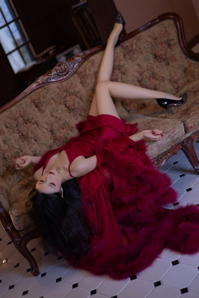 鱼子酱Fish玫瑰cos|鱼子酱Fish_玫瑰·红色吊带裙cos作品[120P-1.09GB]
