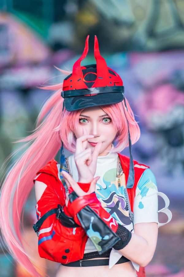 星穹铁道乱破COS：Hojicha_Latte演绎忍法少女的性感与酷帅