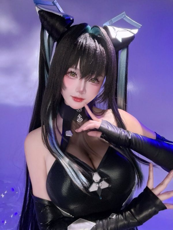 小鱼KIKO胜利女神COS：演绎妮姬小美人鱼的性感与神秘