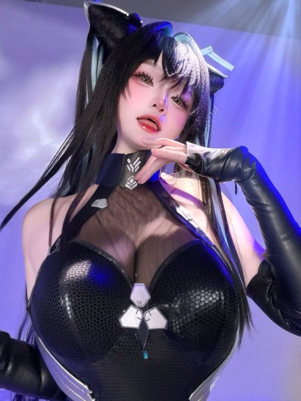 小鱼KIKO胜利女神COS：演绎妮姬小美人鱼的性感与神秘