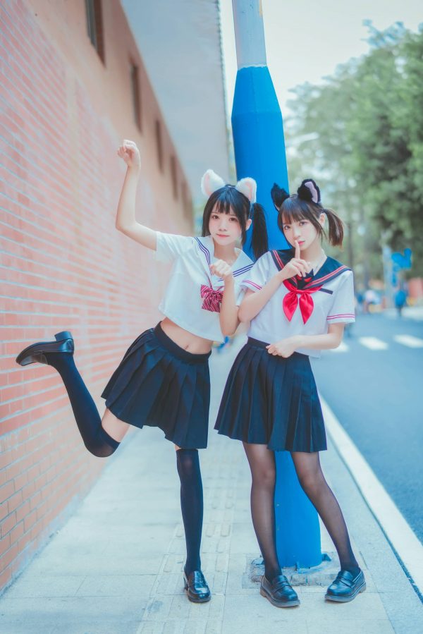 桜桃喵&疯猫ssCOS：猫耳女学生JK制服掀起青春萌动风潮