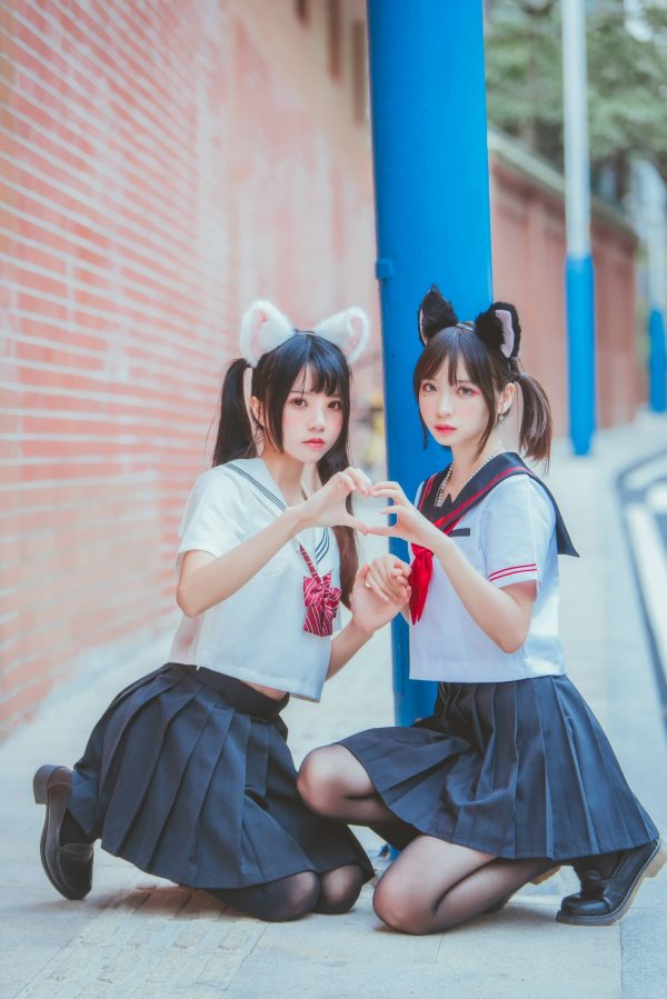 桜桃喵&疯猫ssCOS：猫耳女学生JK制服掀起青春萌动风潮