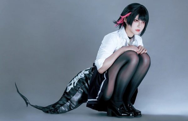 半半子艾莲·乔COS:演绎绝区零鲨鱼女仆的性感与冷峻魅力 半半子艾莲·乔COS:演绎绝区零鲨鱼女仆的性感与冷峻魅力