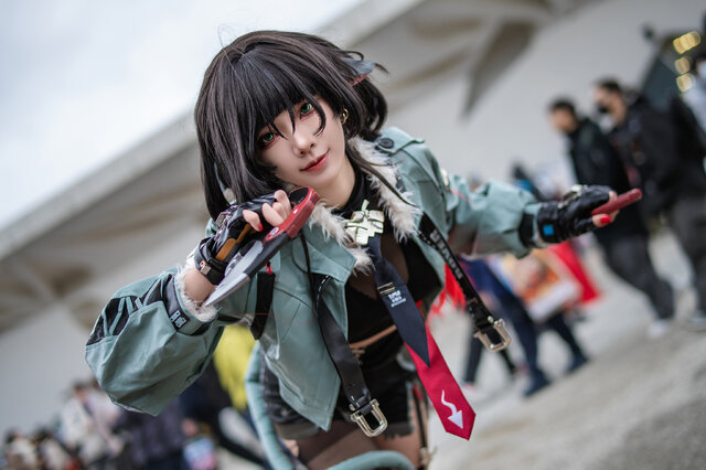 简·杜现身台北FF！Momi Shimohi高还原cos绝区零S级女神