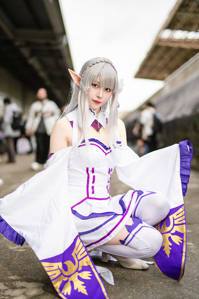 银发半精灵的纯爱降临:NouTei艾米莉亚COS迷倒台北FF! 银发半精灵的纯爱降临:NouTei艾米莉亚COS迷倒台北FF!