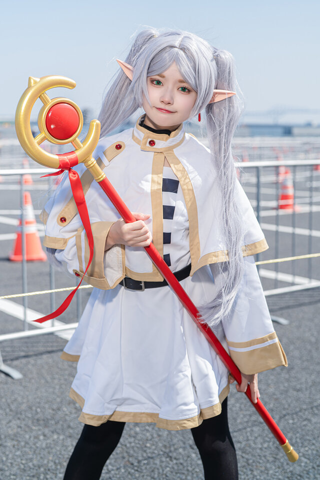 葬送的芙莉莲COS：九重くく惊艳再现芙莉莲的孤寂与温柔