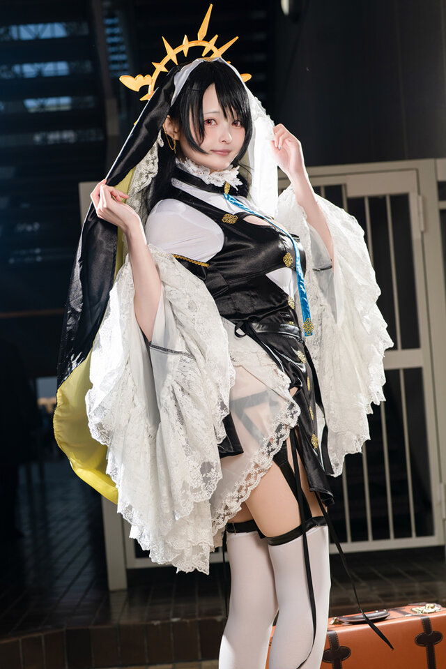 圣洁与性感并存：Suzuran蔚蓝档案·若叶日向cos惊艳亮相