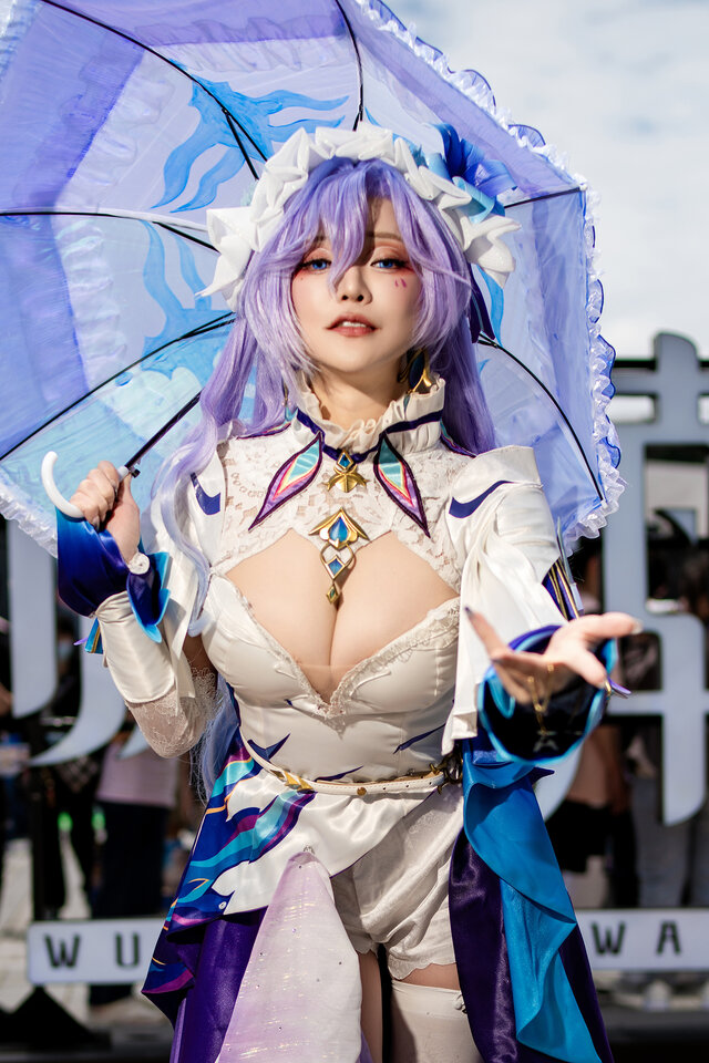 周荀DenKa鸣潮·坎特蕾拉COS:高冷毒药家主美到让人窒息 周荀DenKa鸣潮·坎特蕾拉COS:高冷毒药家主美到让人窒息