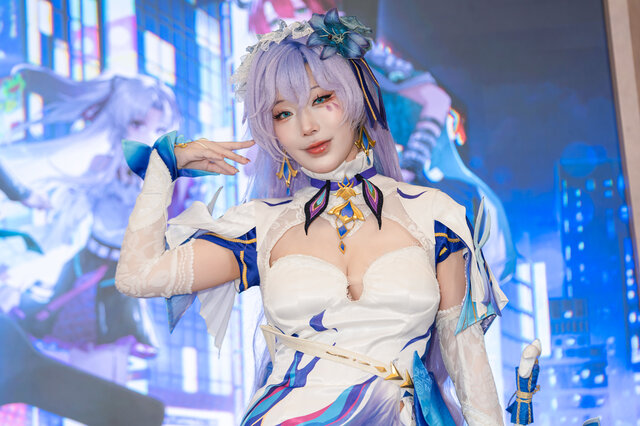 切切キリコ演绎鸣潮·坎特蕾拉：美艳与危险并存的COS盛宴