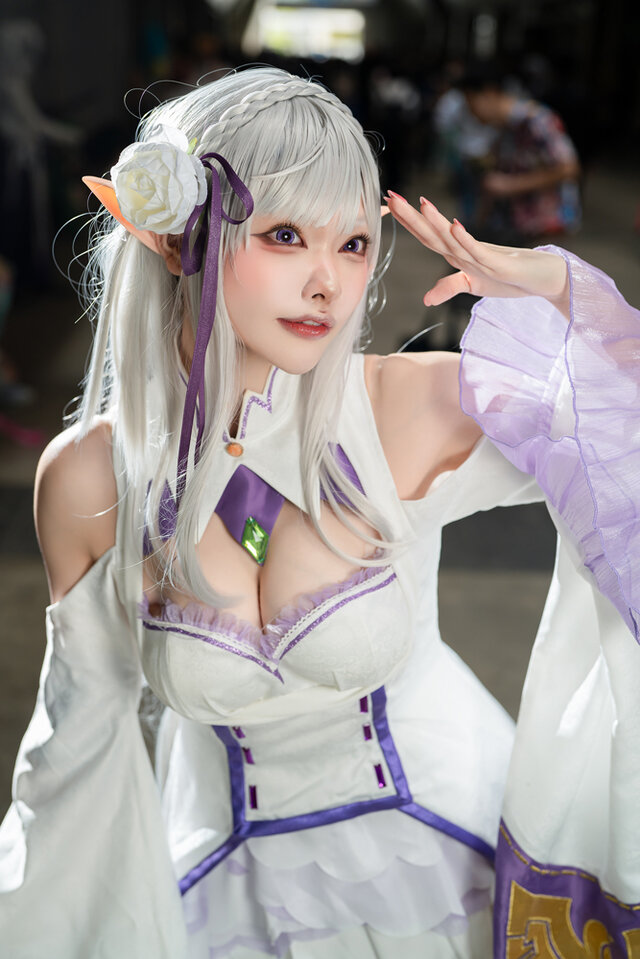 NICONICO超会议2025：水羽えと爱蜜莉雅cos的异世界魅力