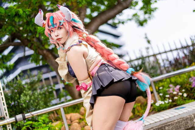 甜美与战士气质兼具：Bokupurin瓦雷莎COS震撼登场acosta!