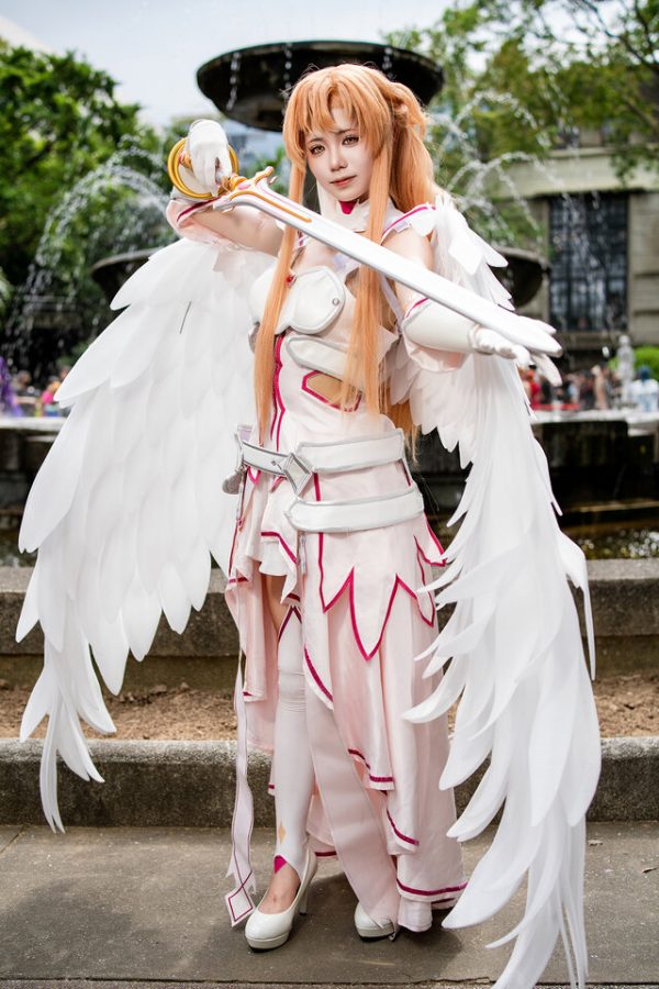 刀剑神域亚丝娜COS:白狐完美诠释天使降临圣洁羽翼震撼全场 刀剑神域亚丝娜COS:白狐完美诠释天使降临圣洁羽翼震撼全场