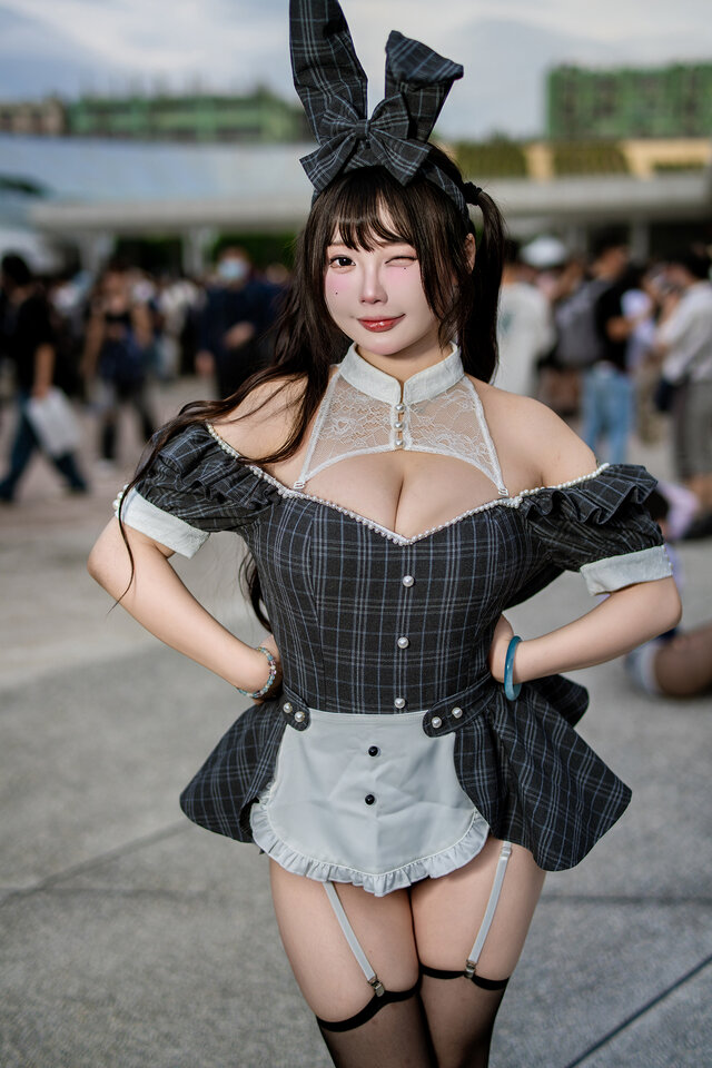 甜美曲线大杀四方！Miyu小咪Malymoon兔女郎cos亮相RF42