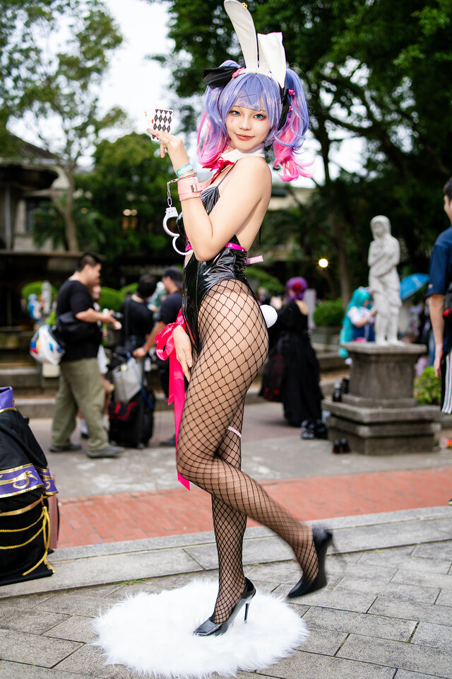 御前映雪初音未来COS：兔女郎虚拟歌手性感与可爱暴击全场
