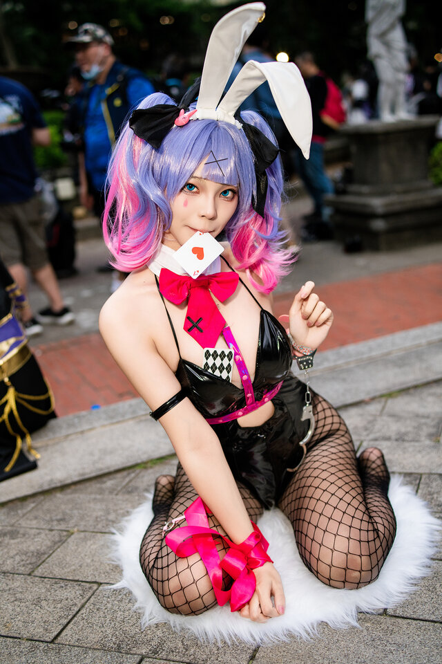 御前映雪初音未来COS：兔女郎虚拟歌手性感与可爱暴击全场