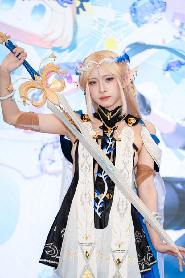 优雅与神秘交织：红羽りお深情演绎《鸣潮》卡提希娅COS