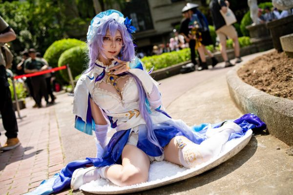 神秘高贵且危险:諸方緒奈完美cos鸣潮坎特蕾拉的致命魅力 神秘高贵且危险:諸方緒奈完美cos鸣潮坎特蕾拉的致命魅力