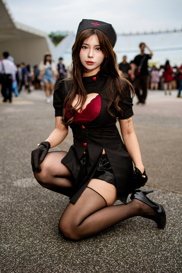 性感与禁欲的完美平衡：Fish鱼黑色护士cos惊艳出圈谁顶得住