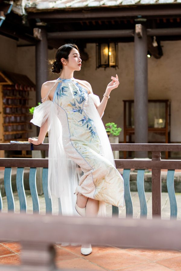 Coser伊登Idun旗袍新诠释：古典端庄与现代性感的惊艳邂逅