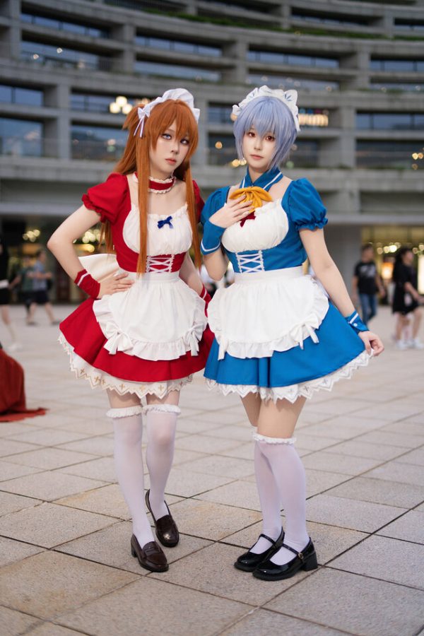 台北Acosta!现冷艳女仆绫波丽COS：芊Qian反差萌造型引围观