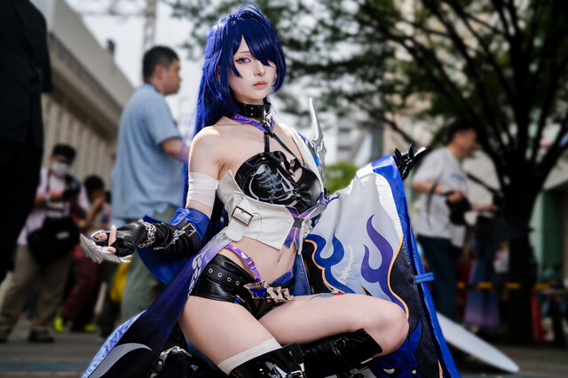 月海つくね黄泉COS：从刀鞘到惊艳化身银河巡游的绝美游侠