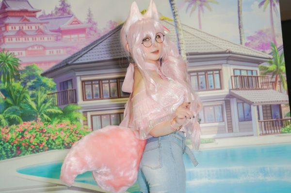 FGO十周年庆典：DIMM光之高扬斯卡娅COS性感与神秘并存