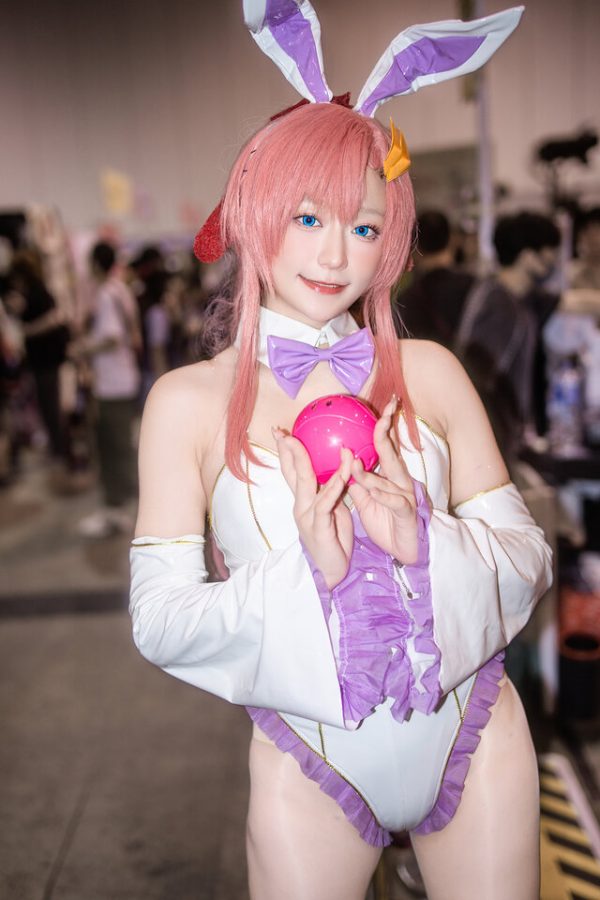 甜美与坚韧并重:格蕾丝·薰W演绎拉克丝·克莱茵兔女郎COS 甜美与坚韧并重:格蕾丝·薰W演绎拉克丝·克莱茵兔女郎COS