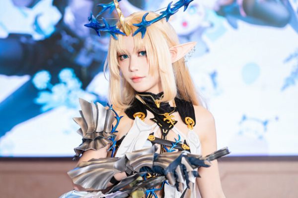 Hakonyanya卡提希娅COS：演绎鸣潮圣女的神秘优雅与性感