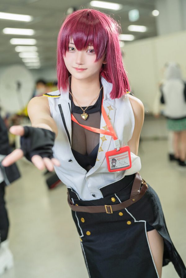 橘亚莉亚宝钟玛琳COS：在Ultra acosta!2025活动中的双重魅力