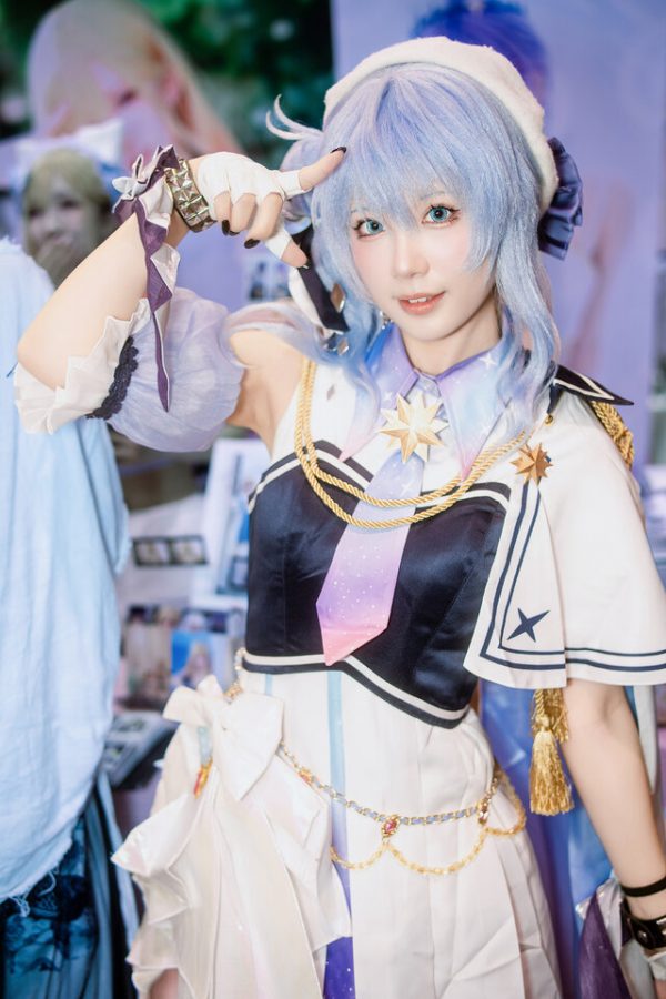 蘑菇木乃子星街水星COS：完美重现偶像魅力点亮香港动漫节