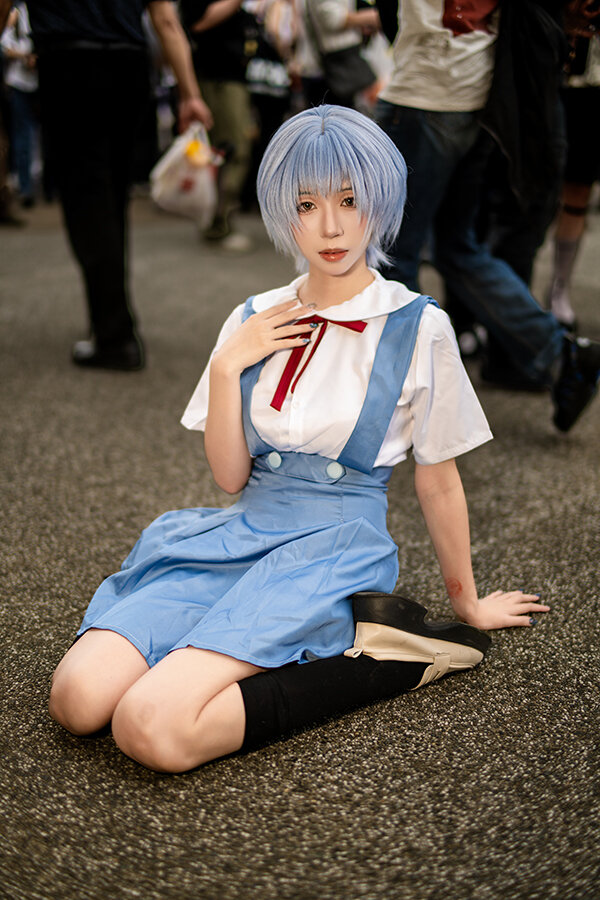 从二次元走入现实：欸抖绫波丽COS完美诠释三无少女的魅力
