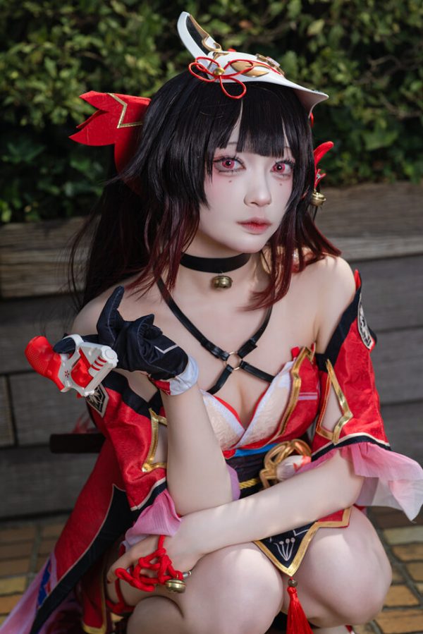 30度高温下的惊艳亮相：Teteno完美的崩坏星穹铁道花火COS