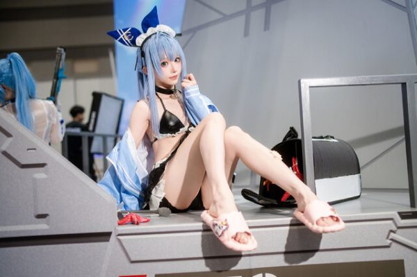 泳装风情与治愈笑容：Kitaro_绮太郎安克COS亮相Comiket106