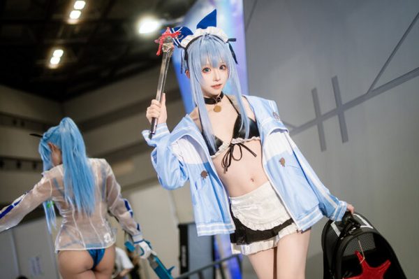 泳装风情与治愈笑容：Kitaro_绮太郎安克COS亮相Comiket106