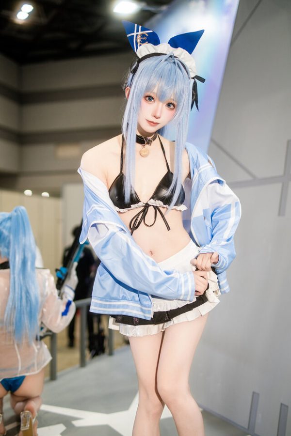 泳装风情与治愈笑容：Kitaro_绮太郎安克COS亮相Comiket106