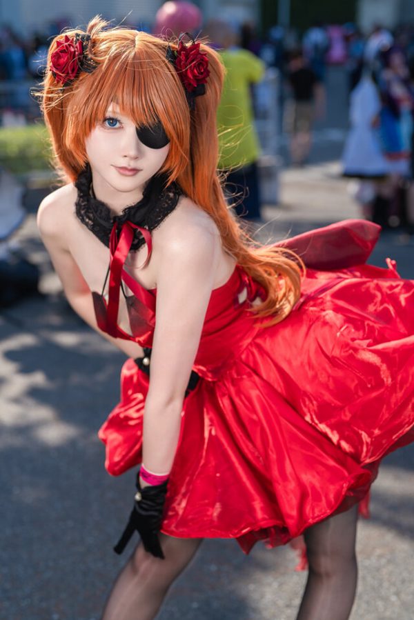 红发少女的魅力重生:myu_myu在Comiket106上的明日香COS 红发少女的魅力重生:myu_myu在Comiket106上的明日香COS