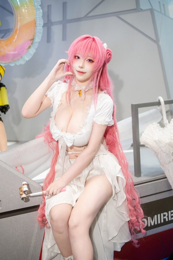 胜利女神降临：菌烨takoCOS妮姬桃乐丝引爆Comic Market106