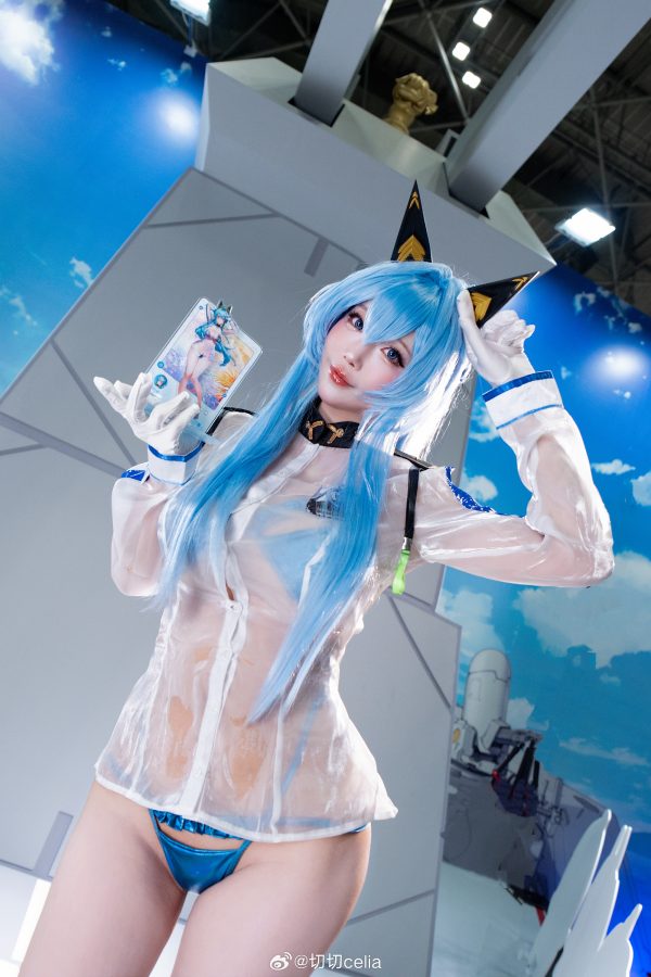 海上传奇舰长现身：切切celia胜利女神海伦COS惊艳Comiket106