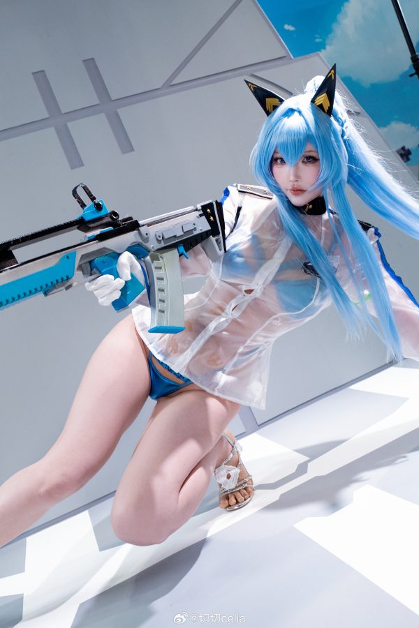 海上传奇舰长现身：切切celia胜利女神海伦COS惊艳Comiket106