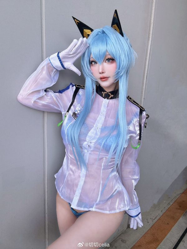 海上传奇舰长现身：切切celia胜利女神海伦COS惊艳Comiket106