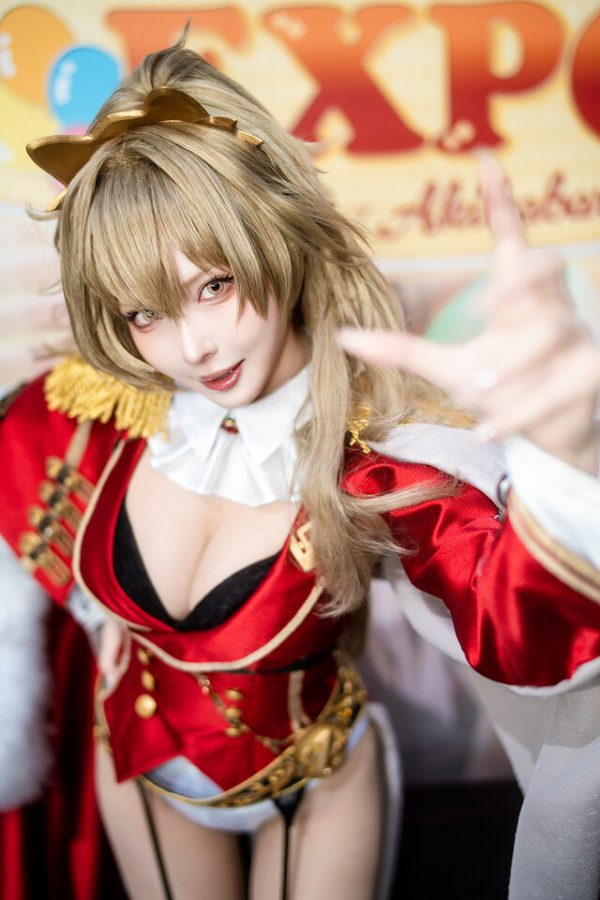 从游戏中走出的狮!蓟Sithle神级COS引爆碧蓝航线8周年庆典 从游戏中走出的狮!蓟Sithle神级COS引爆碧蓝航线8周年庆典