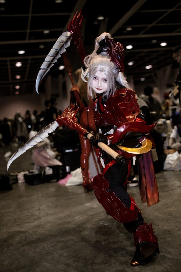 美女龙再现:青衫離殤在ACGHK2025上演绎惨爪龙的震撼魅力 美女龙再现:青衫離殤在ACGHK2025上演绎惨爪龙的震撼魅力