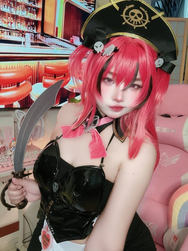 性感航海少女闪亮登场：Venus演绎热情且俏皮的马斯特COS