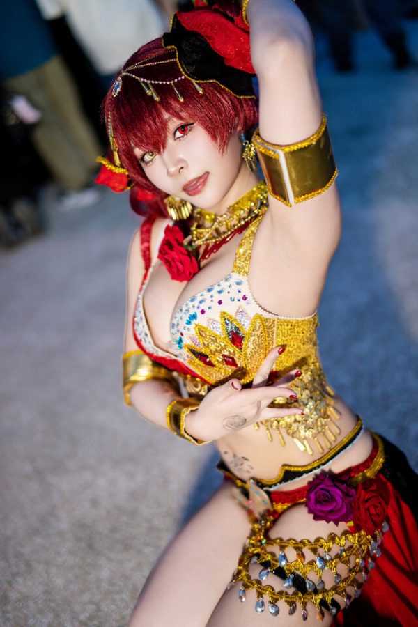 海上掀浪！鹤葵宝钟玛琳COS惊艳全场，点燃Hololive粉丝圈